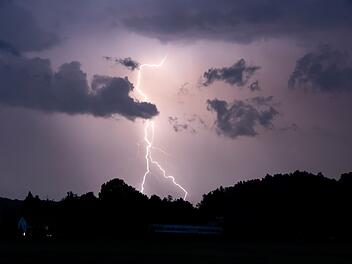 Wetter in Franken: Gewitter in der Nacht - Sommerverl&auml;ngerung am Wochenende
