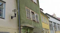 Vor der Sanierung wurde sogar &uuml;ber einen Abriss des Hauses in der Oberen Salvatorgasse diskutiert.  Foto: Stadtbild