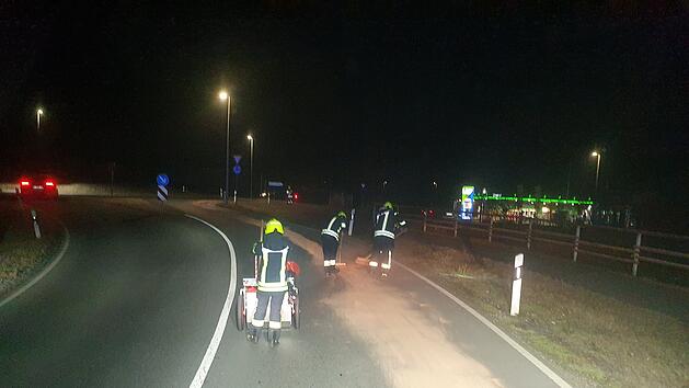 Bubenreuth: Feuerwehr beseitigt &Ouml;lspur im Gemeindegebiet