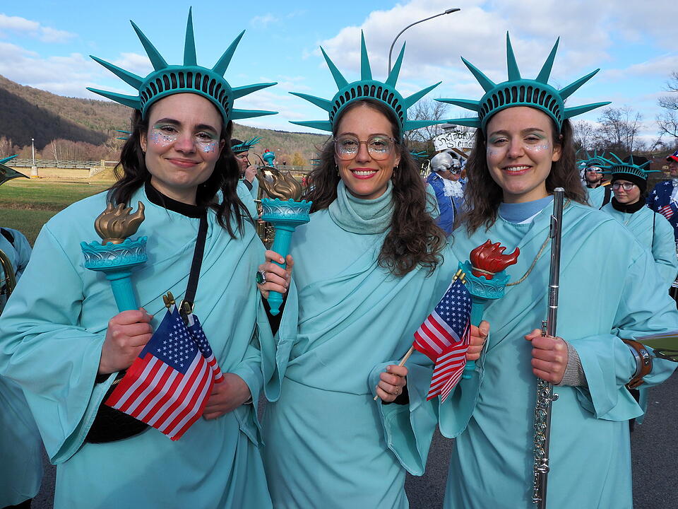 Wildes Faschingstreiben in Steinach an der Saale.