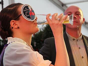 Diana Hofmann konnte auch blindlings die verschiedenen Biere auseinanderhalten. Fotos: Erlwein