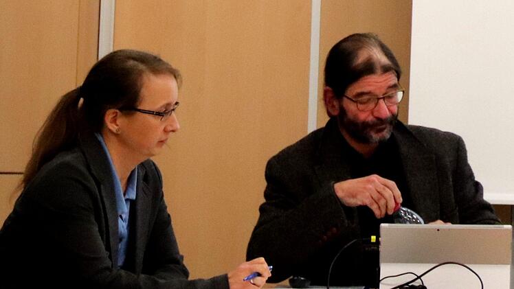 Julia Jakobs und Günter Schramm von Planwerk stellten ihre Arbeit vor.Johanna Blum