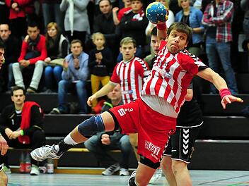 Kapitän Margots Valkovskis wird auch im Spitzenspiel gegen die Rimparer Wölfe mit gutem Beispiel voran gehen, damit der HSC Bad Neustadt dem Spitzenreiter Paroli bieten kann. Foto: as