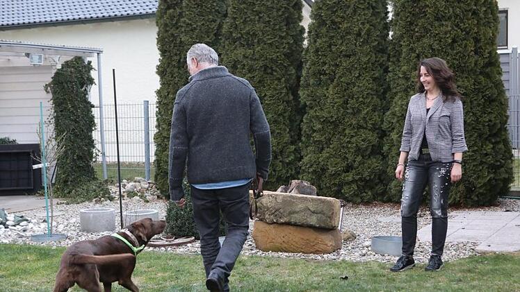 Beim Üben mit Labradorhündin Mira offenbart sich schnell, wie es um die eigenen Führungsansprüche bestellt ist.