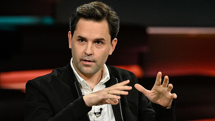 Junge-Union-Chef Johannes Winkel warnte im Zusammenhang mit dem geplanten Rentenpaket vor einer "überwältigenden Situation für die Staatsfinanzen in den 30-ern".