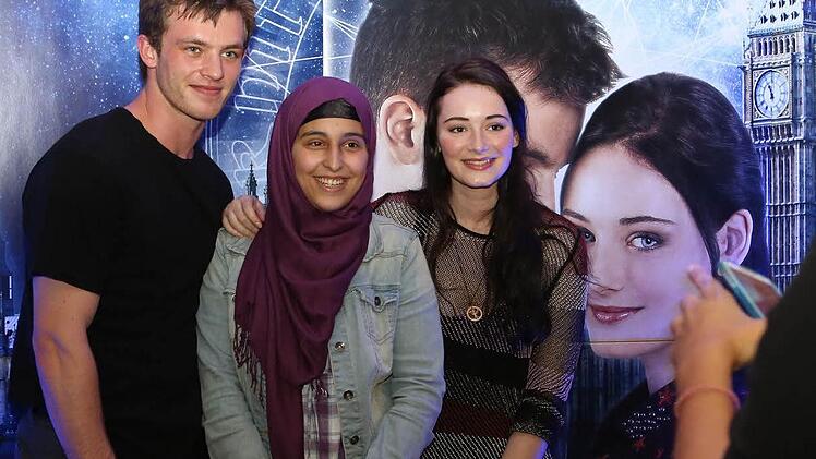 Jannis Niewöhner und Maria Ehrich beim Fotoshooting mit den Fans.
