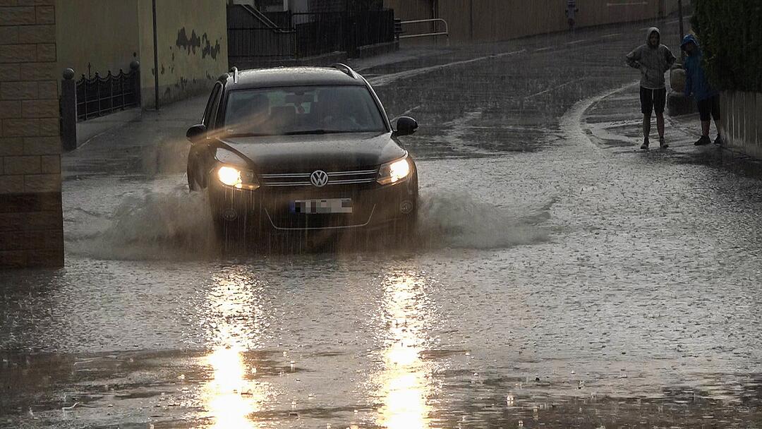 Kräftige Unwetter halten Mittelfranken im Atem