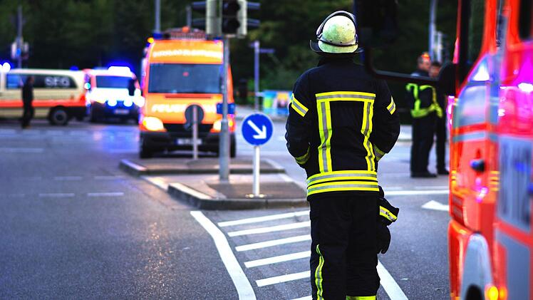 Ein schwerer Unfall hat sich am Samstagabend in Oberfranken ereignet. Symbolfoto: s-motive/Adobe Stock