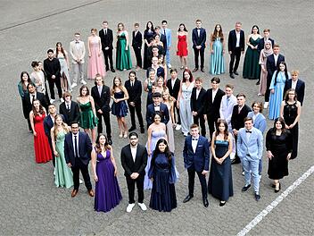 Röthenbach: Geschwister-Scholl-Gymnasium verteilt Zeugnisse - fast ein Viertel hat Einser-Abitur