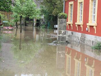 Die Mühle steht unter Wasser. Fotos: Sonja Werner / Josef Hofbauer