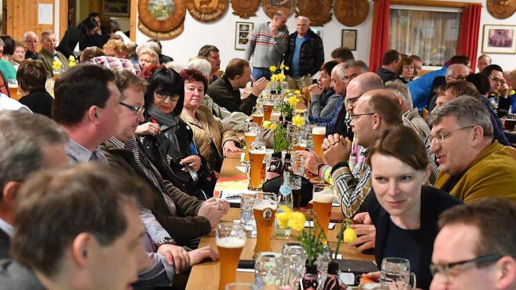 Impressionen vom Diskussionsabend in Stadtsteinach Foto: Ronald Rinklef