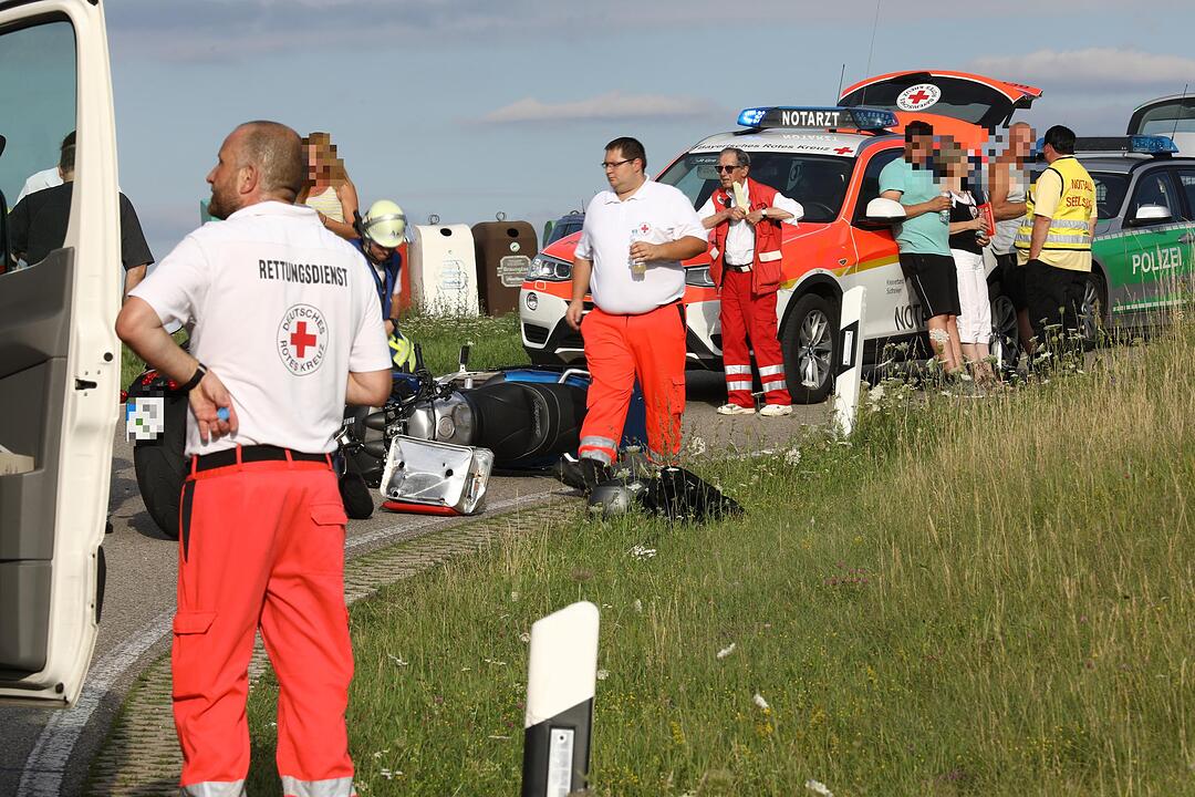 Kreis Roth: Motorradfahrer stirbt bei Unfall, Beifahrerin schwer verletzt