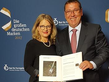 Elke und Claus Krumpholz bei der Auszeichnung mit dem German Brand Award und der Würdigung "Große deutsche Marke".privat