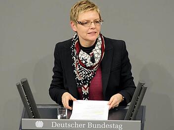 Die SPD-Bundestagsabgeordnete Sabine Dittmar am Rednerpult zum Topthema Gesundheit.  Foto: Deutscher Bundestag/ Achim Melde