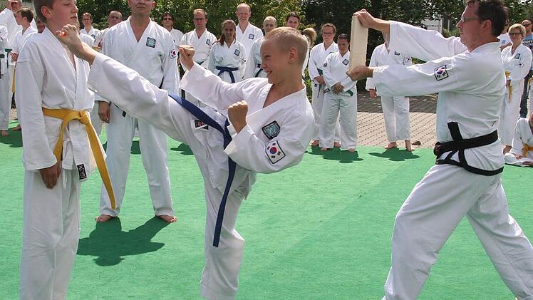 Sie können sogar Stifte platziert treffen.