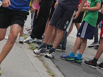 Die Jugend soll in Bewegung bleiben und Sport treiben. Das will auch die Stadt Haßfurt. Wie sie allerdings die Kinder- und Jugendförderung für die Sportvereine gestaltet, ist ein komplexes und schwieriges Thema. Ein Zuschussantrag des TV wurde zurückgestellt.  Foto: Archiv/Johannes Höllein