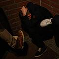Eine unbekannte Frau lockte einen 36-jährigen Mann in Nürnberg zum Omnibusbahnhof - dort wartete bereits eine Gruppe Männer auf den 36-Jährigen. Symbolfoto: Christopher Schulz
