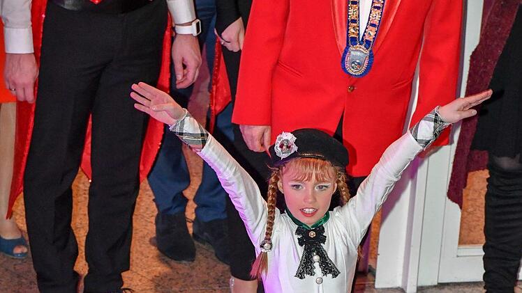Tanzmariechen Änne Rebhan vom Coburger MohrRonald Rinklef