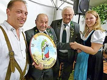 Die Proklamation der neuen Regentschaft (von links): Sven Jahrsdörfer, Gerhard Ritzensteiger, Otto Jahrsdörfer und Anna Jahrsdörfer.