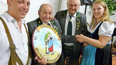 Die Proklamation der neuen Regentschaft (von links): Sven Jahrsdörfer, Gerhard Ritzensteiger, Otto Jahrsdörfer und Anna Jahrsdörfer.