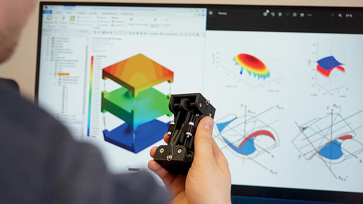N&uuml;rnberg: Forscherteam entwickelt effizienten Gelenkmechanismus - nach Vorbild von Eulen