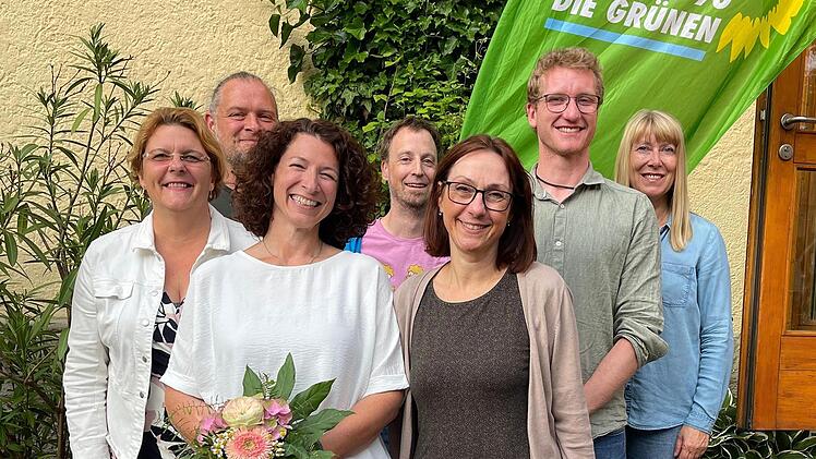 Von links Kirsten Hofmann, Markus Heurung (Vors.), Nicole Hartmann (Vors.), Tobias Brux, Britta S&ouml;pper (Schatzmeisterin), Sebastian H&auml;fner, Sandra Weiner.
