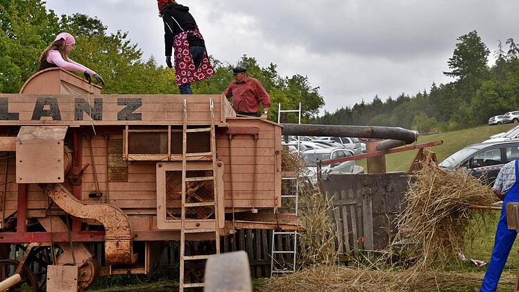 Mit solchen Maschinen arbeitete man früher auf den Feldern. Foto: Gabi Arnold