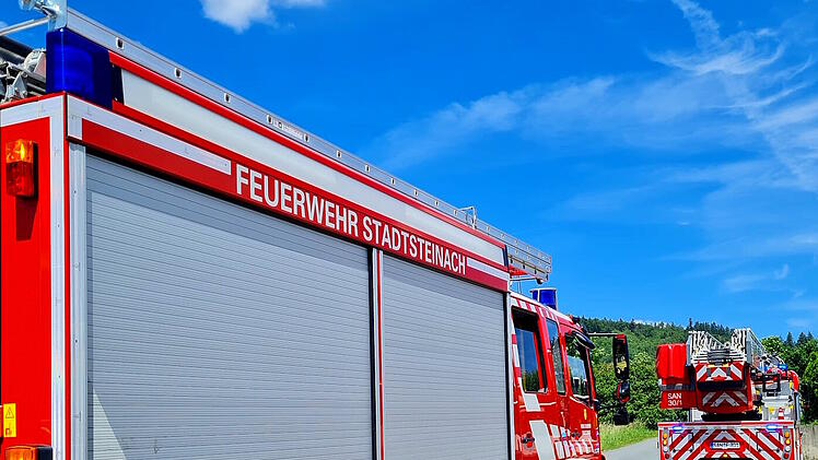 Stadtsteinach: Gleitschirmflieger stürzt plötzlich ab - und fällt "ungebremst" auf den Boden