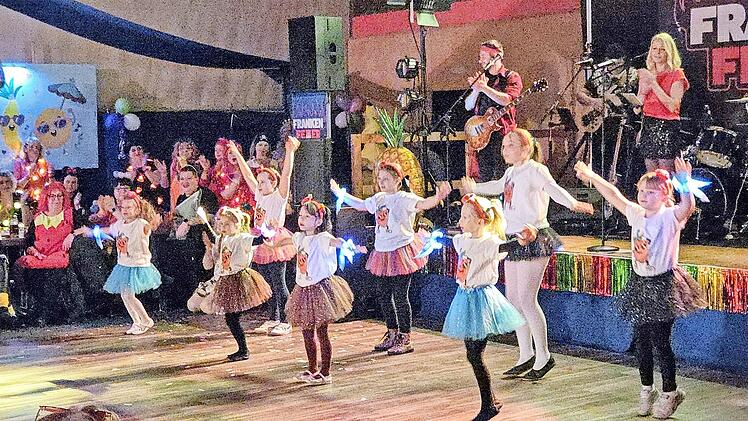 Die Kindertanzgruppe der EKG begeisterte mit ihrem Auftritt das Publikum.