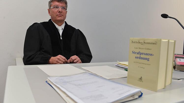 Oberstaatsanwalt Bernd Lieb vertritt die  Anklage.