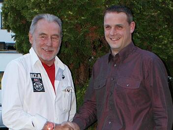 Herbert Müller, der bisherige Vorsitzende des SPD-Ortsvereins Bad Rodach, und Gerhard Kirchner, der neue Vorsitzende. Foto: Stefanie Karl