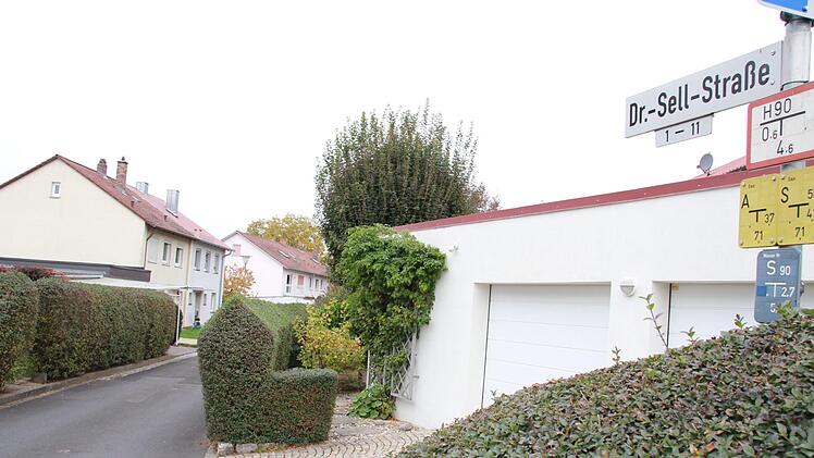 In der Faulstiegstra&szlig;e/Dr.-Sell-Stra&szlig;e im Hammelburger Baugebiet "Am Gericht" besteht ein Problem mit  Katzen.S. Standke