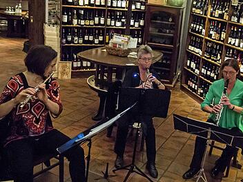 Das Ensemble Spirata musizierte im historischen Gewölbe des Coburger Zeughauses (von links): Regina Bussmann, Danielle Maheux und Birgit Eichstädter.Foto: Jochen Berger
