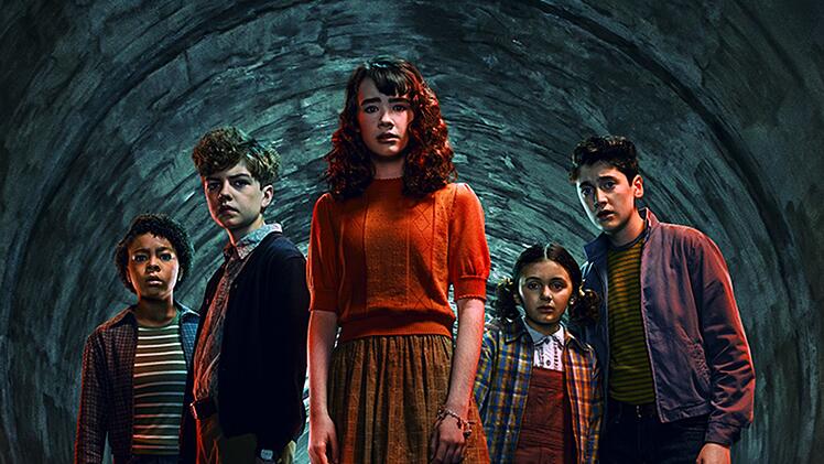 Eine Gruppe von Freunden steht im Mittelpunkt der neuen Serie "Es: Welcome To Derry". Sie erwartet nichts weniger als das Grauen.