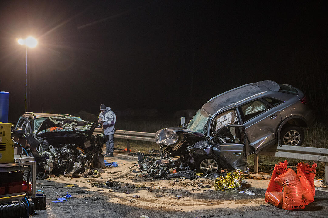 Traurige Unfallbilanz: Ein Toter und sechs zum Teil lebensgefährlich Verletzte