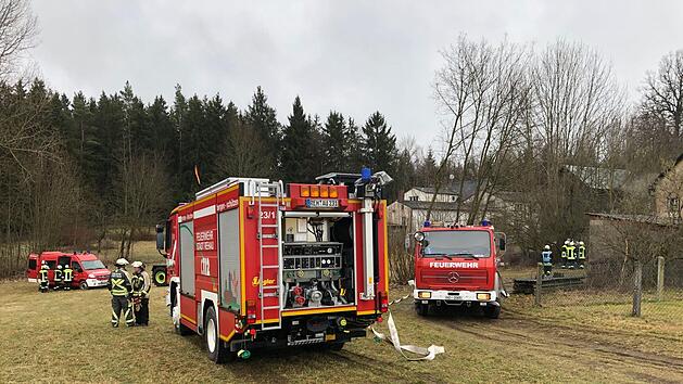 Feuerwehreinsatz in Oberfranken: Am Gasthaus "Zur Linde'" war ein Brand ausgebrochen. Foto: NEWS5 / Fricke