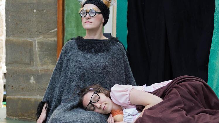 Heidi Lehnert als Eule und Astrid Haas