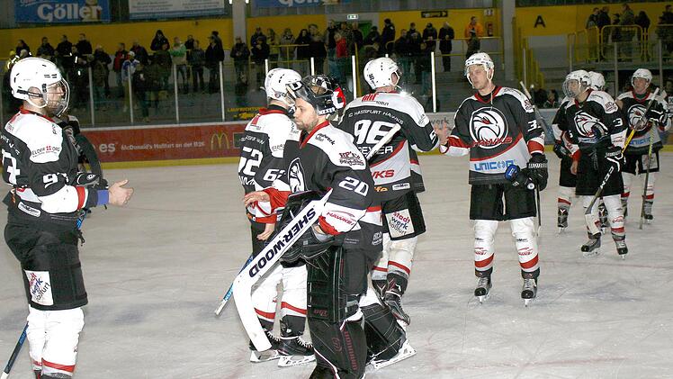 Erst drei Punkte holen, dann gegenseitig abklatschen. Um dieses Ziel zu erreichen, müssen die Haßfurter "Hawks" beim Heimspiel gegen Ulm/Neu-Ulm am Sonntag  wieder Vollgas geben.