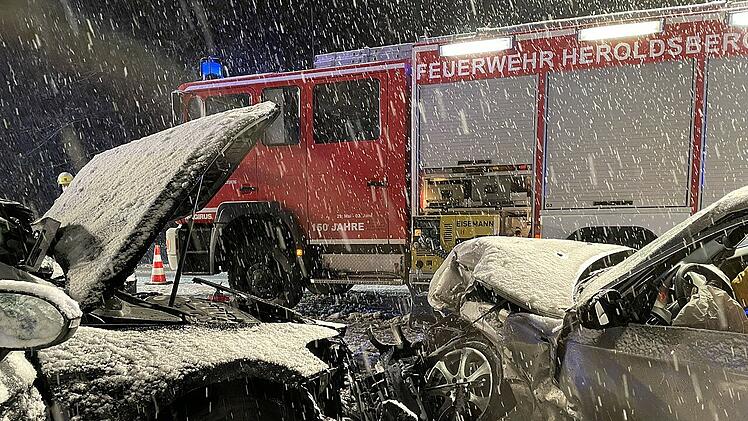 Schneeunfall auf der B2