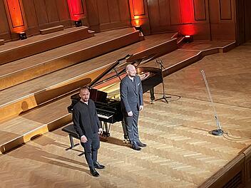 Tenor Simon Bode und Pianist Igor Levit beim Kissinger Sommer im Max-Littmann-Saal.