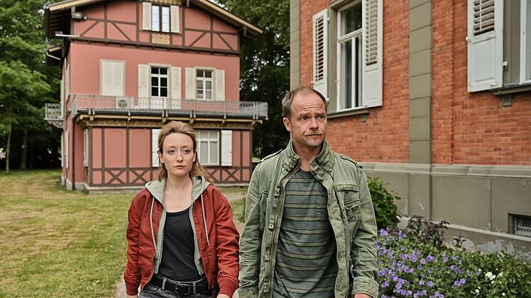 Sie ermittelten von 2022 bis 2025 gemeinsam am Bodensee: Luisa Hoffmann (Alina Fritsch) und Micha Oberländer (Matthias Koeberlin).