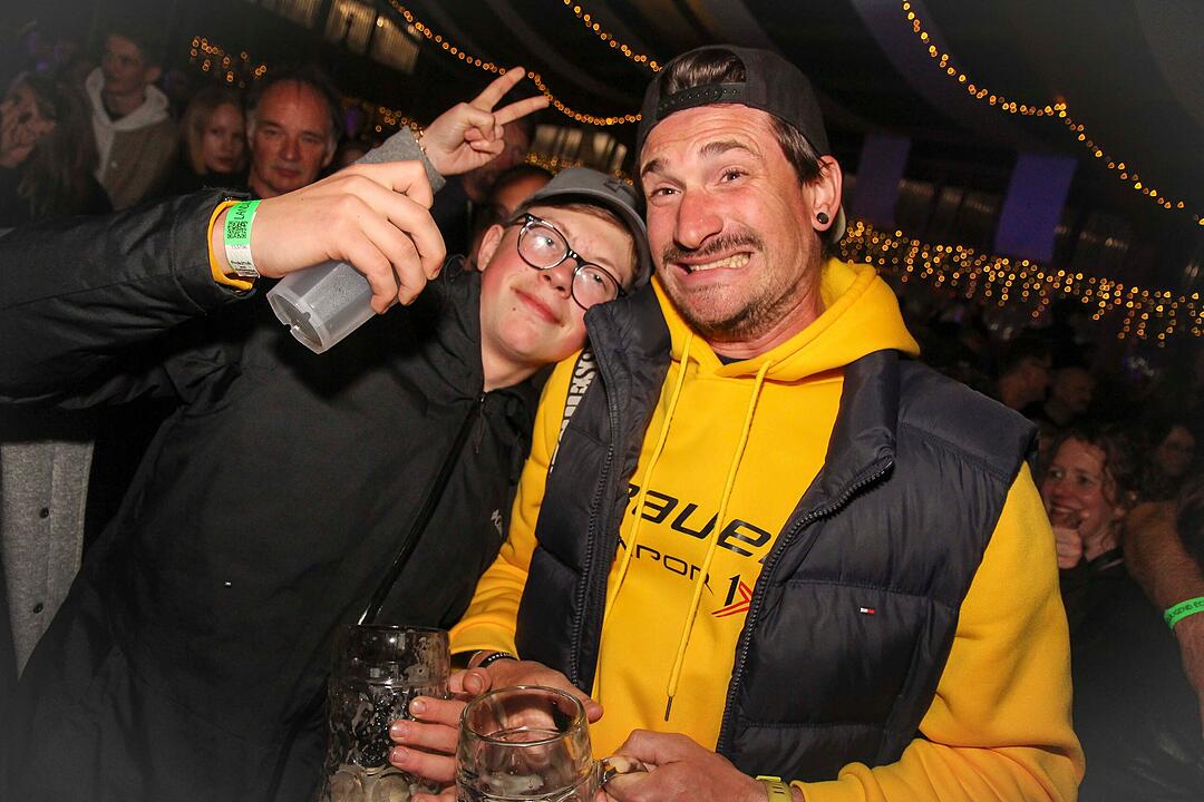 Gefeiert wurde mit der Kult-Partyrockband Radspitz!