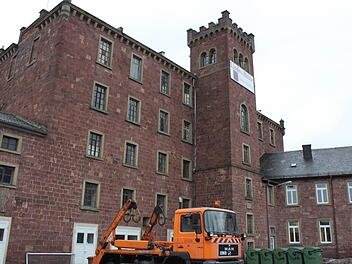 Der Turm der Lindesmühle würde sich als Bürotrakt eignen. Fotos: Mäuser