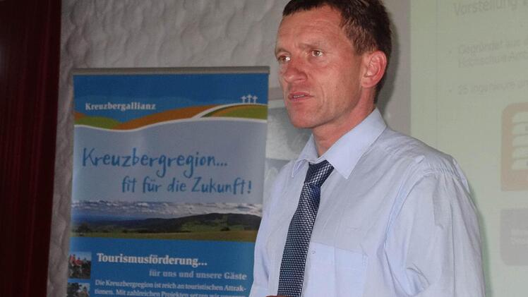 Markus Brautsch stellte die Energie-Ergebnisse der Kreuzbergallianz vor.   Foto: Marion Eckert