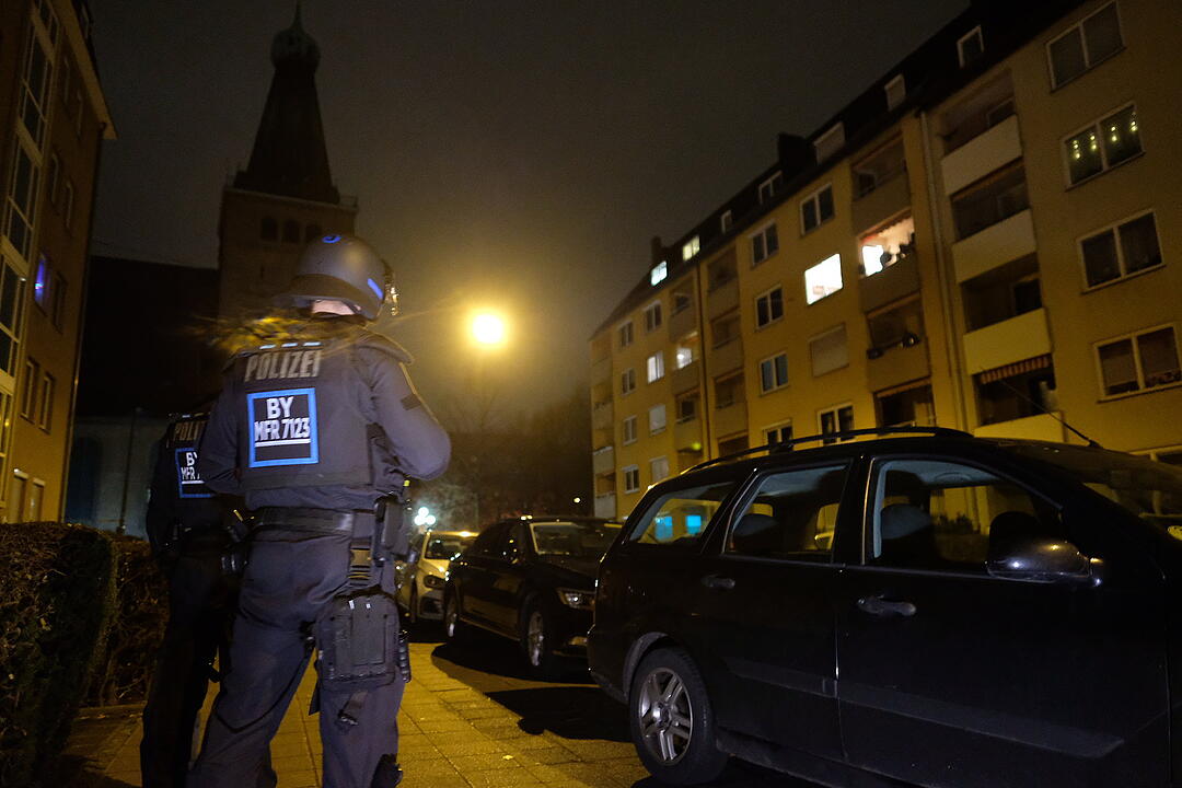 Nürnberg: Drei Frauen niedergestochen - Täter auf der Flucht