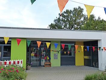 Der Eingangsbereich zum Kindergarten, für dessen Besuch erhöhte Gebühren geplant sind.