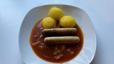 fraenkische-bratwuerste-zwiebel-bier-sosse-400x264-1-1.jpeg