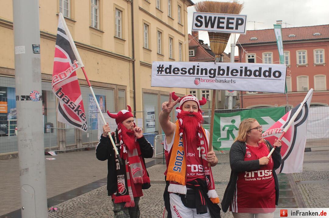 So feiern die Brose Baskets