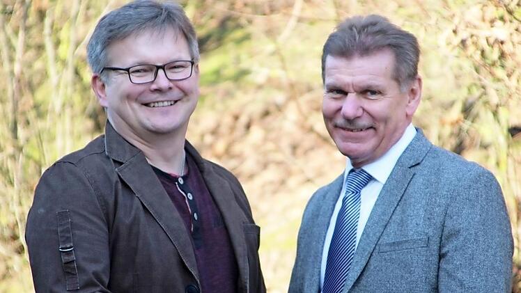Richard Stark (rechts) w&uuml;nschte seinem Nachfolger Thomas Mahr alles Gute.  Foto: Sibylle Marks