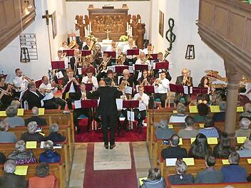 Der Posaunenchor Streitberg beim Konzert in der Kirche  Foto: Paul Pöhlmann